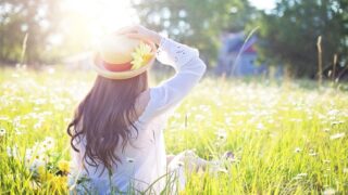 魚座女性の魅力を徹底解剖!見た目・雰囲気・ファッションの特徴とは?